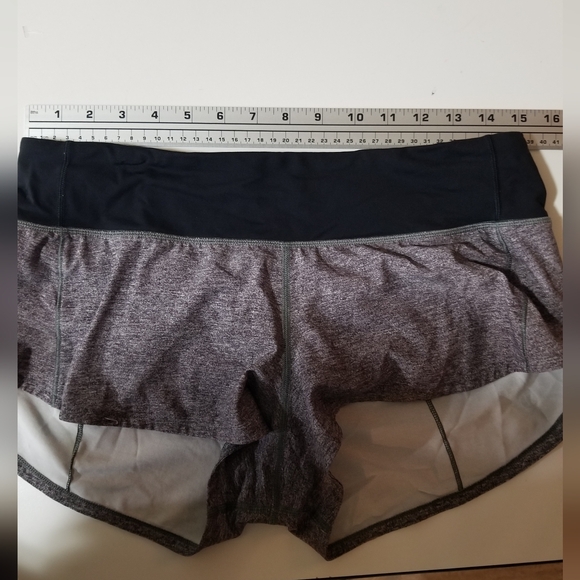Lululemon Speed Up Short 2.5" Size 6 Athletic Running Shorts - Picture 4 of 9